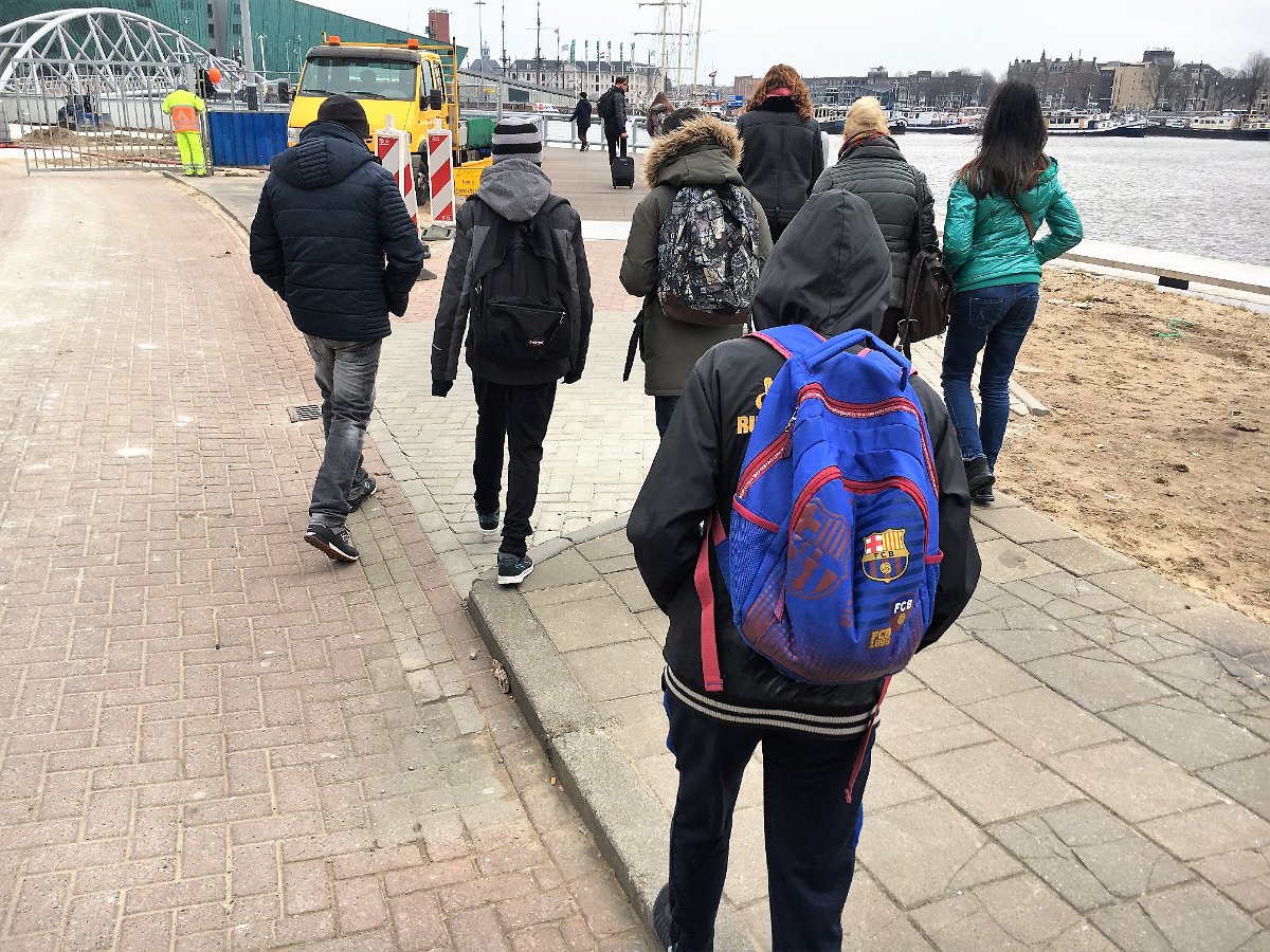 KSD2018-8e-groepers via Oosterdok naar