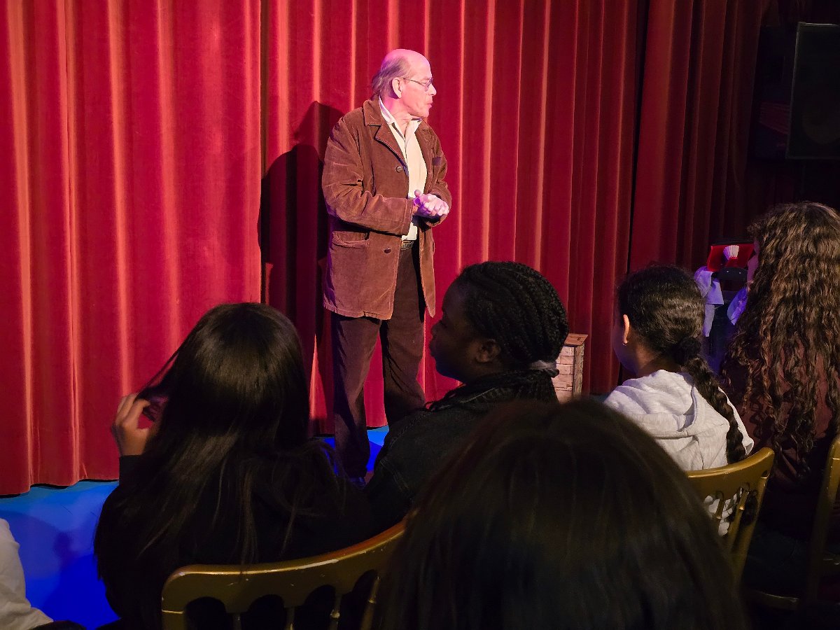 KSD2025-Eric Borrias verhalenverteller Amsterdams Marionetten Theater
