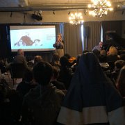 KSD2025-Machteld zingt Shaffy met Kees van Zantwijk in Ramses Shaffy huis